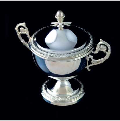 Серебряная сахарница